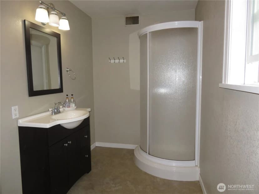 Property photo for 204 E Spruce Avenue, Montesano photo 28