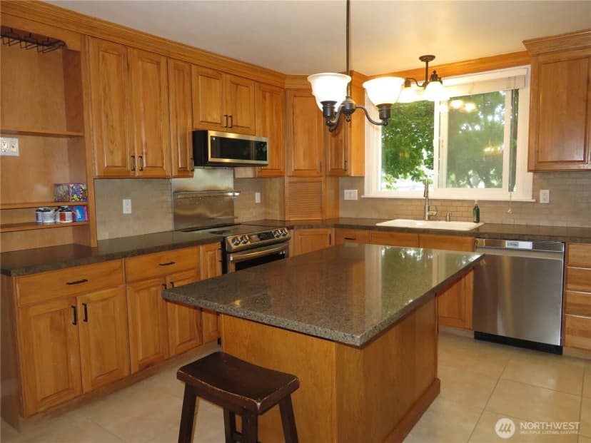 Property photo for 204 E Spruce Avenue, Montesano photo 9