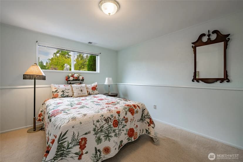 Property photo for 2820 E Crestline Drive, Bellingham photo 16