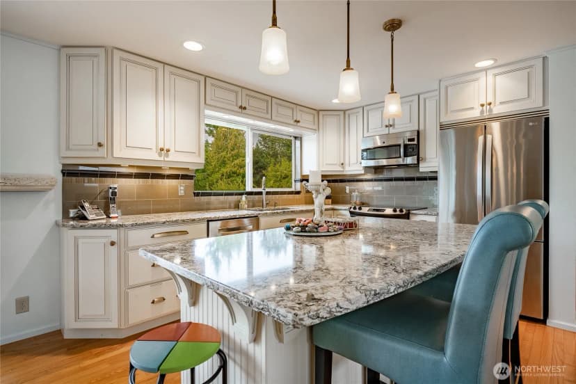 Property photo for 2820 E Crestline Drive, Bellingham photo 5