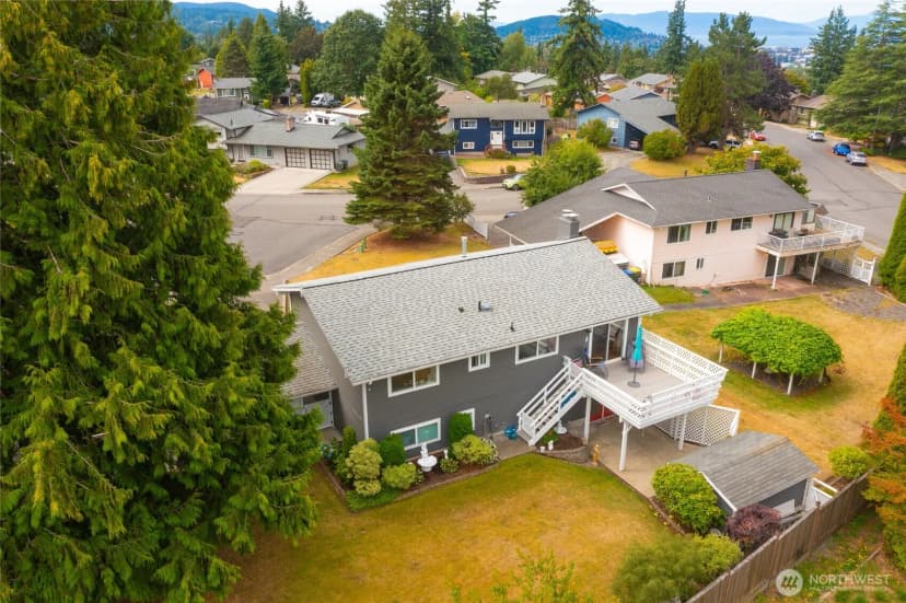Property photo for 2820 E Crestline Drive, Bellingham photo 17
