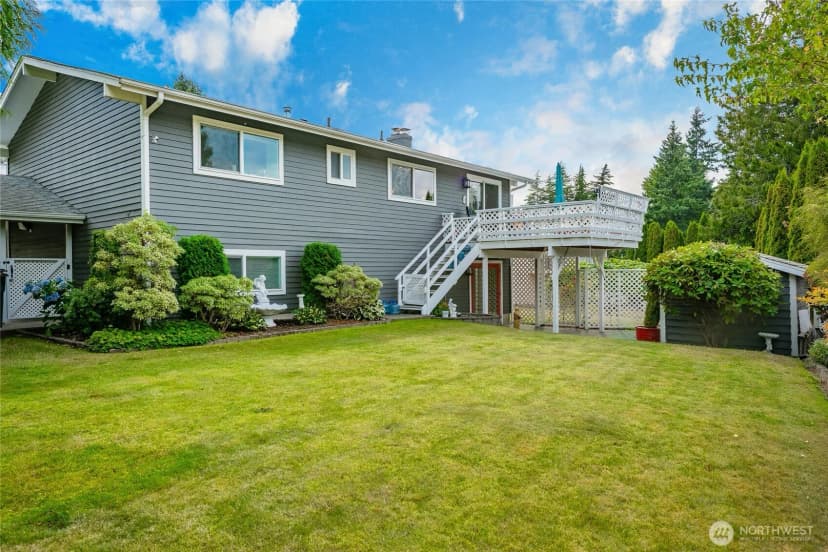 Property photo for 2820 E Crestline Drive, Bellingham photo 18