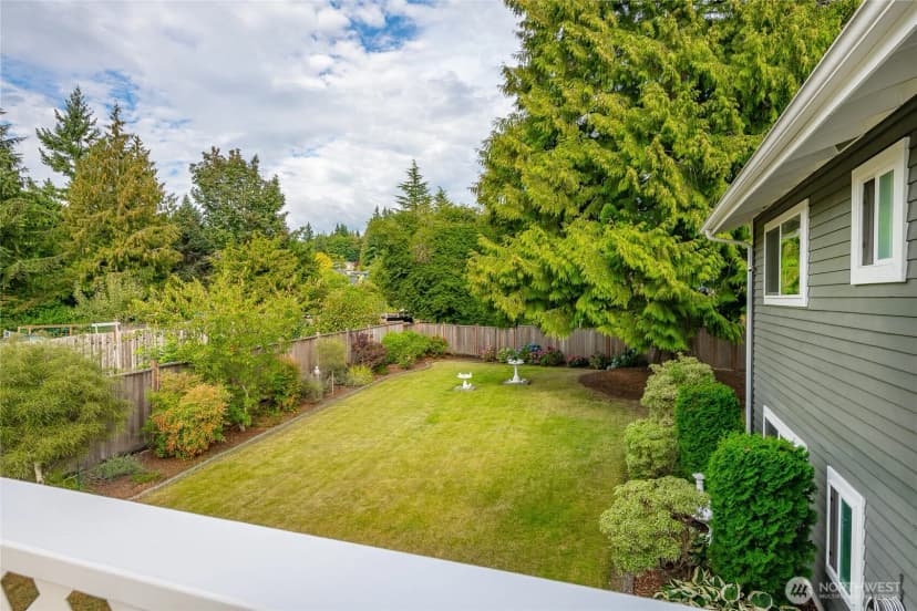 Property photo for 2820 E Crestline Drive, Bellingham photo 9