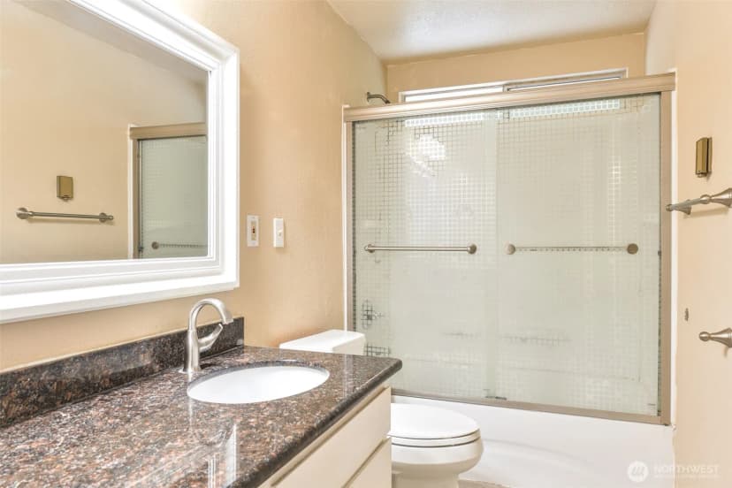 Property photo for 2401 Sw 318th Street, Federal Way photo 14