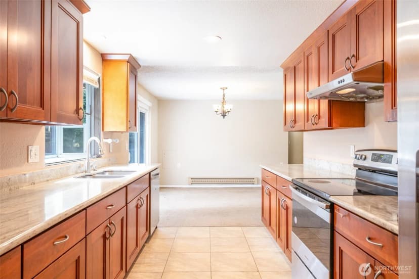 Property photo for 2401 Sw 318th Street, Federal Way photo 8