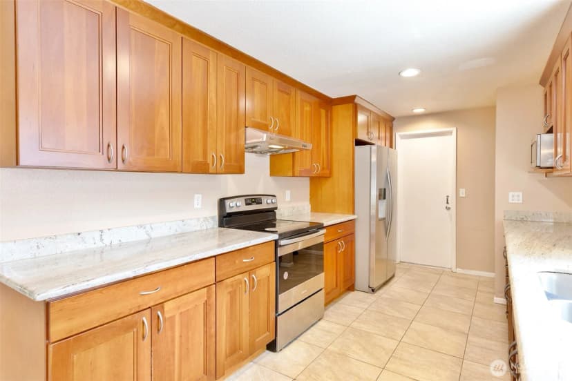 Property photo for 2401 Sw 318th Street, Federal Way photo 7