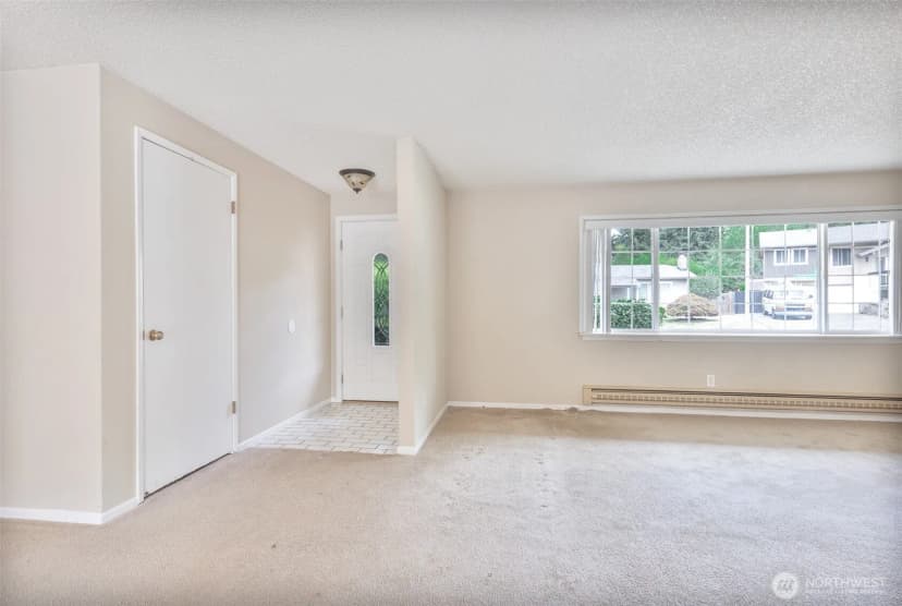 Property photo for 2401 Sw 318th Street, Federal Way photo 4