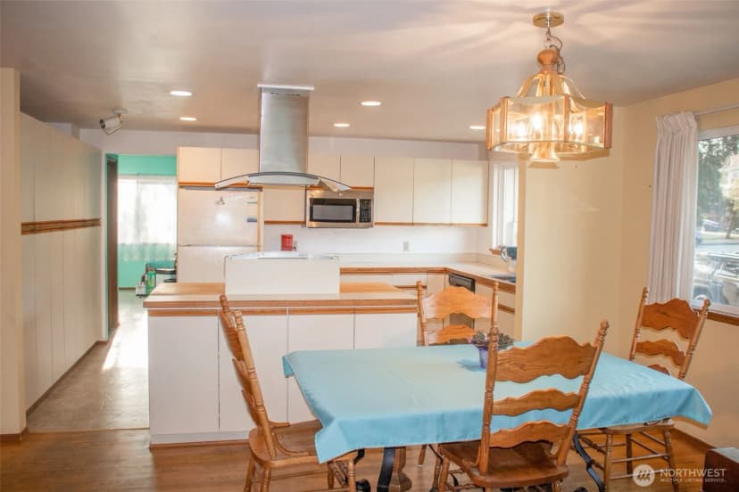 Property photo for 5101 S 163rd Place, Tukwila photo 4