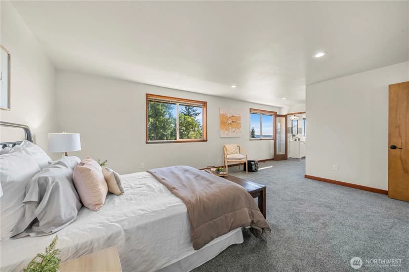 Property photo for 5208 Ridge Drive Ne, Tacoma photo 20
