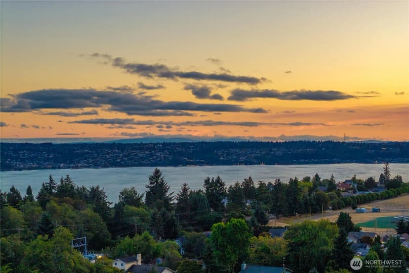 Property photo for 5208 Ridge Drive Ne, Tacoma photo 35