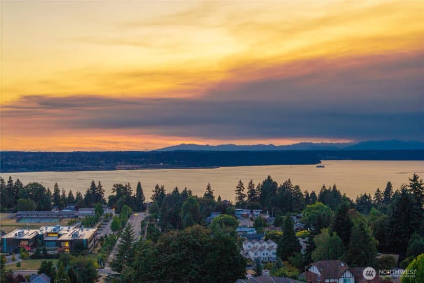 Property photo for 5208 Ridge Drive Ne, Tacoma photo 37