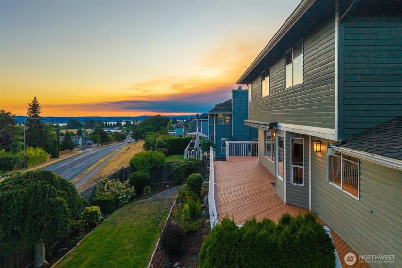 Property photo for 5208 Ridge Drive Ne, Tacoma photo 31