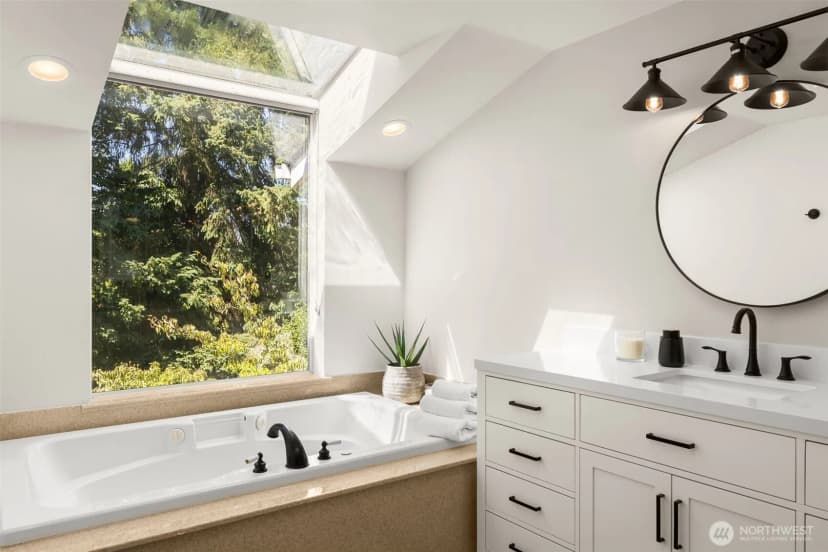 Property photo for 11216 E Riverside Drive, Bothell photo 19