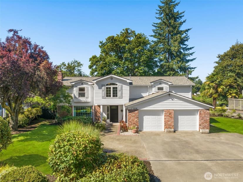 Property photo for 11216 E Riverside Drive, Bothell photo 34