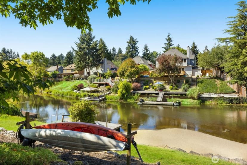 Property photo for 11216 E Riverside Drive, Bothell photo 31
