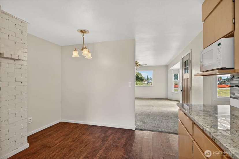 Property photo for 17330 11th Avenue Ne, Arlington photo 12