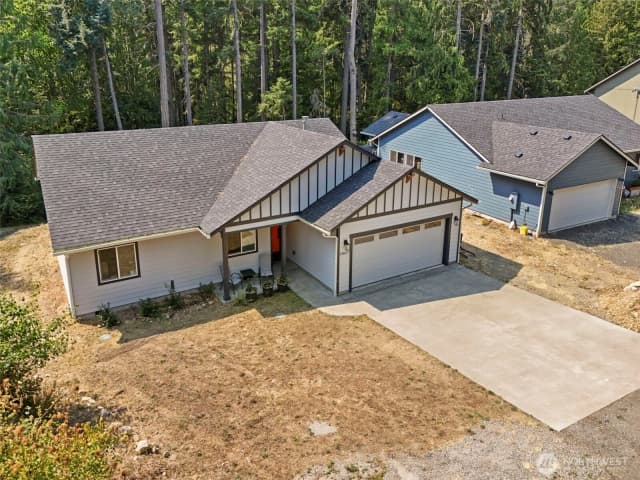 Property photo for 18817 Rampart Drive Se, Yelm photo 2