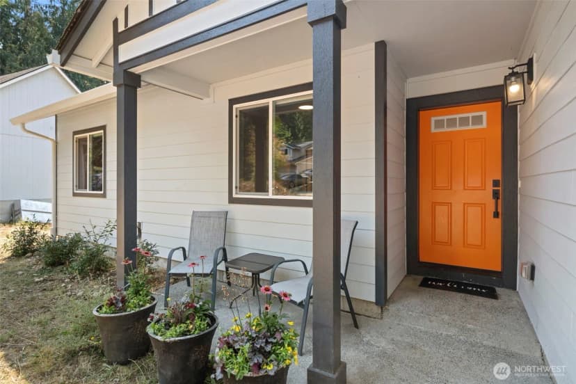 Property photo for 18817 Rampart Drive Se, Yelm photo 3