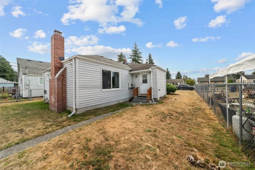 Property photo for 4709 S American Lake Boulevard, Tacoma photo 10