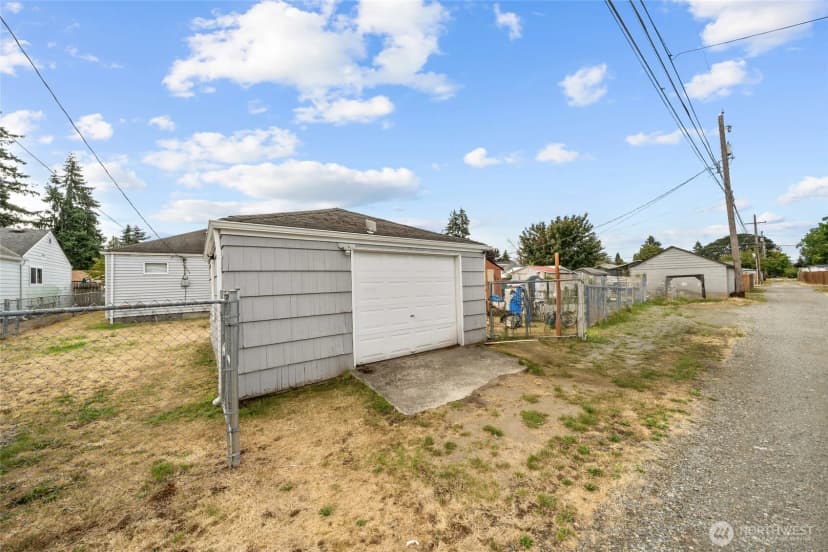 Property photo for 4709 S American Lake Boulevard, Tacoma photo 13
