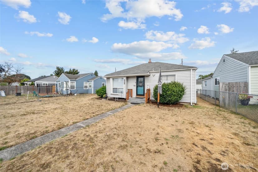 Property photo for 4709 S American Lake Boulevard, Tacoma photo 6