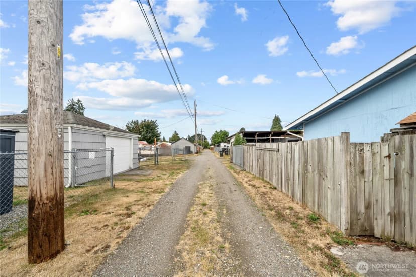 Property photo for 4709 S American Lake Boulevard, Tacoma photo 14