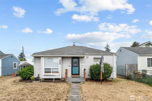 Property photo for 4709 S American Lake Boulevard, Tacoma photo 2