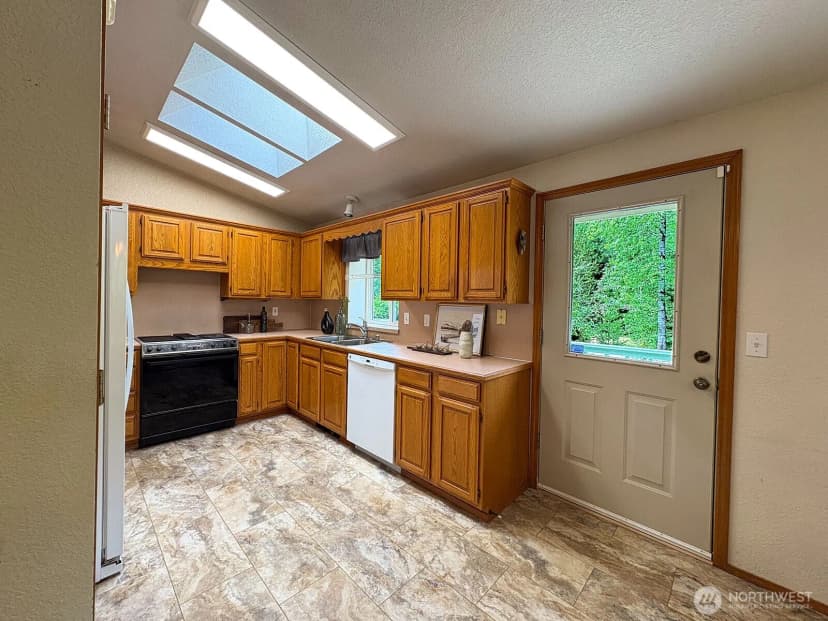 Property photo for 5426 70th Avenue Ne, Olympia photo 12