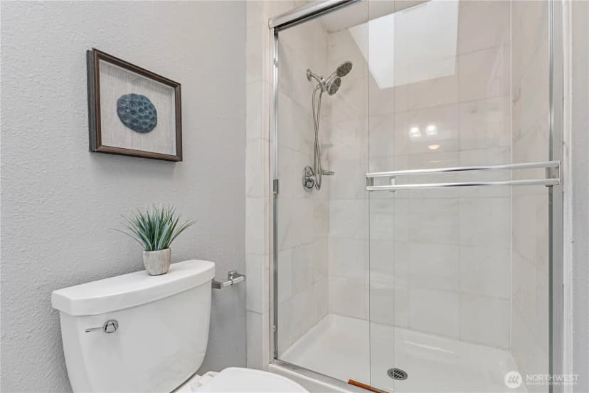 Property photo for 12619 Ne 134th Pl, Kirkland photo 17