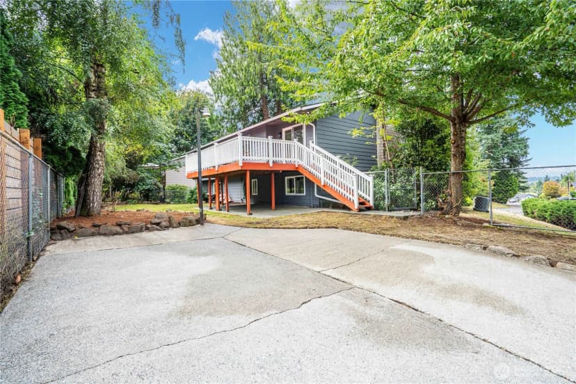 Property photo for 12619 Ne 134th Pl, Kirkland photo 32