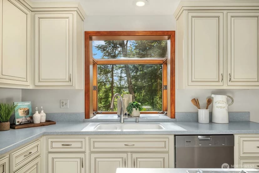 Property photo for 741 222nd Place Ne, Sammamish photo 8