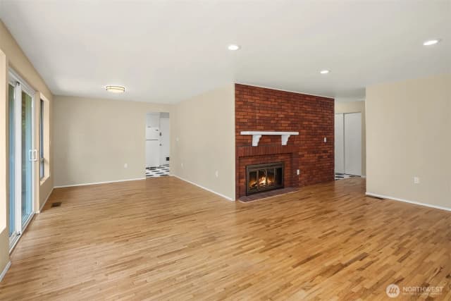 Property photo for 7825 115th Avenue Se, Newcastle photo 4