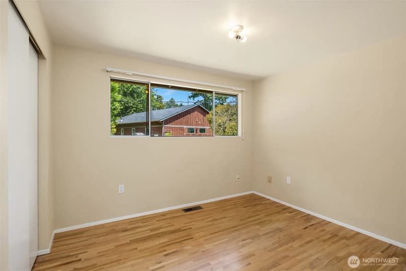 Property photo for 7825 115th Avenue Se, Newcastle photo 12