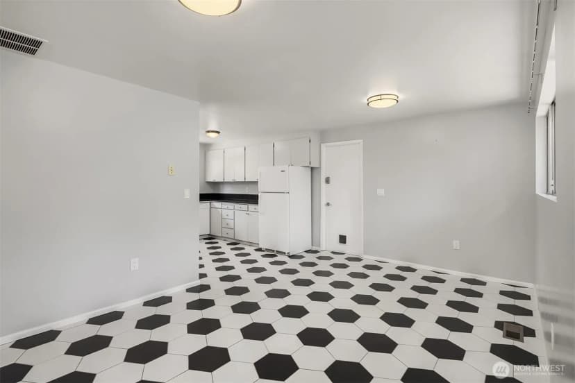 Property photo for 7825 115th Avenue Se, Newcastle photo 18