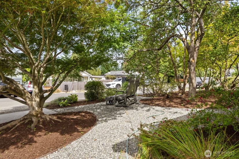 Property photo for 12332 40th Avenue Ne, Seattle photo 27