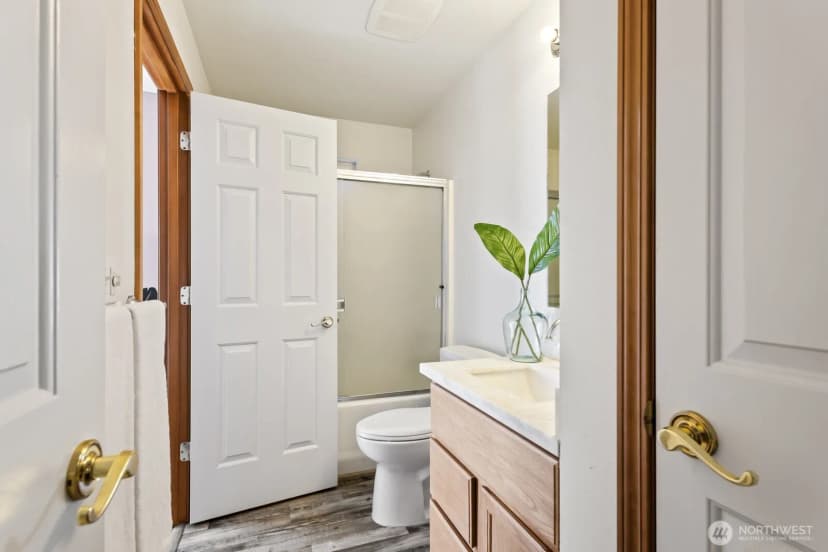 Property photo for 12332 40th Avenue Ne, Seattle photo 21