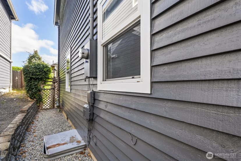 Property photo for 12332 40th Avenue Ne, Seattle photo 29