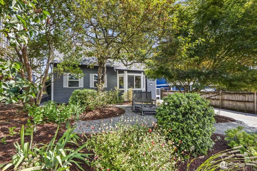 Property photo for 12332 40th Avenue Ne, Seattle photo 2