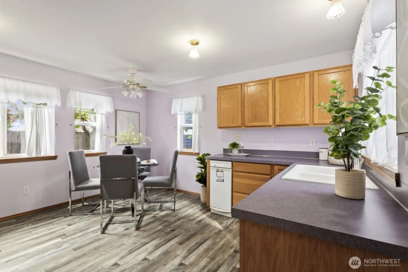 Property photo for 12332 40th Avenue Ne, Seattle photo 11