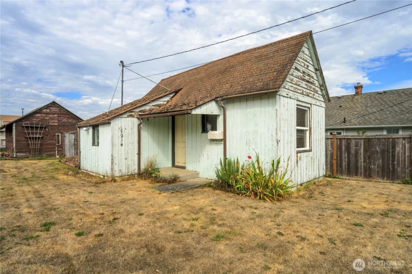 Property photo for 1214 14th Street, Anacortes photo 6