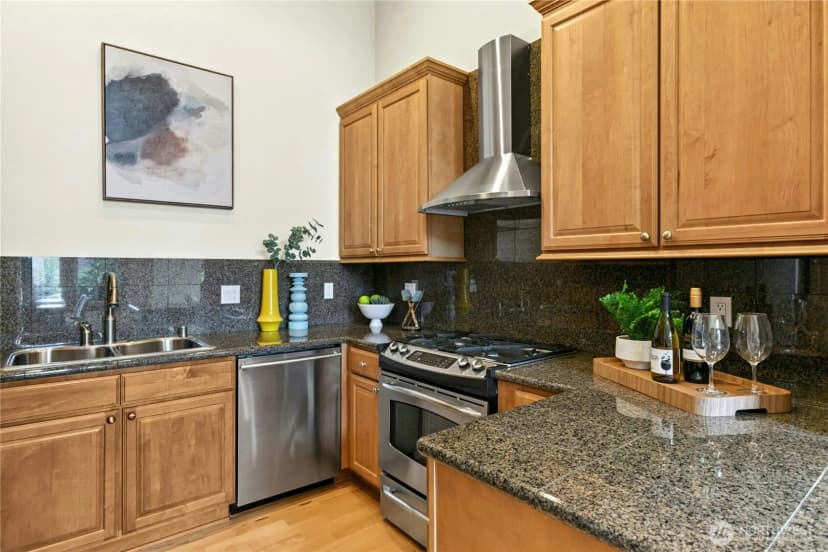 Property photo for 2300 Ne Park Drive, Issaquah photo 14