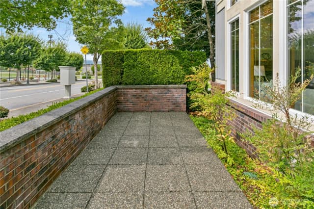 Property photo for 2300 Ne Park Drive, Issaquah photo 4