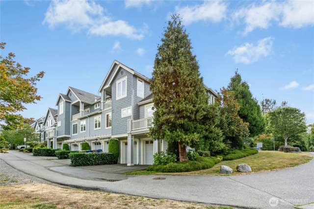 Property photo for 2300 Ne Park Drive, Issaquah photo 2