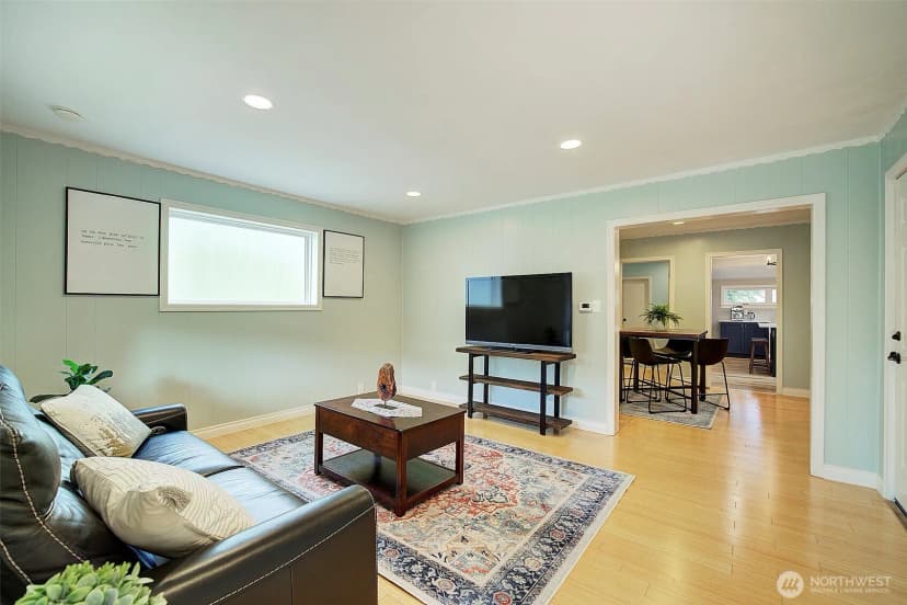 Property photo for 112 Nw 83rd Street, Seattle photo 4