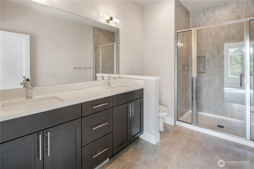 Property photo for 18440 10th Avenue Ne, Shoreline photo 25