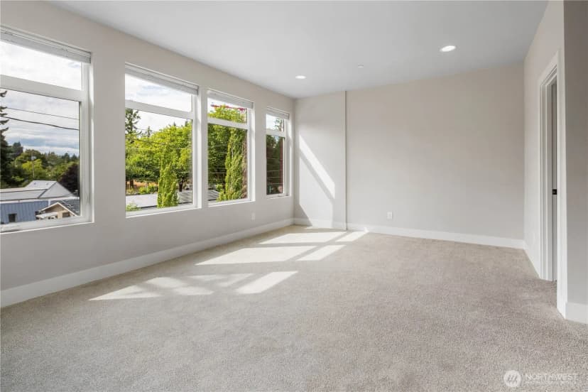 Property photo for 18440 10th Avenue Ne, Shoreline photo 16