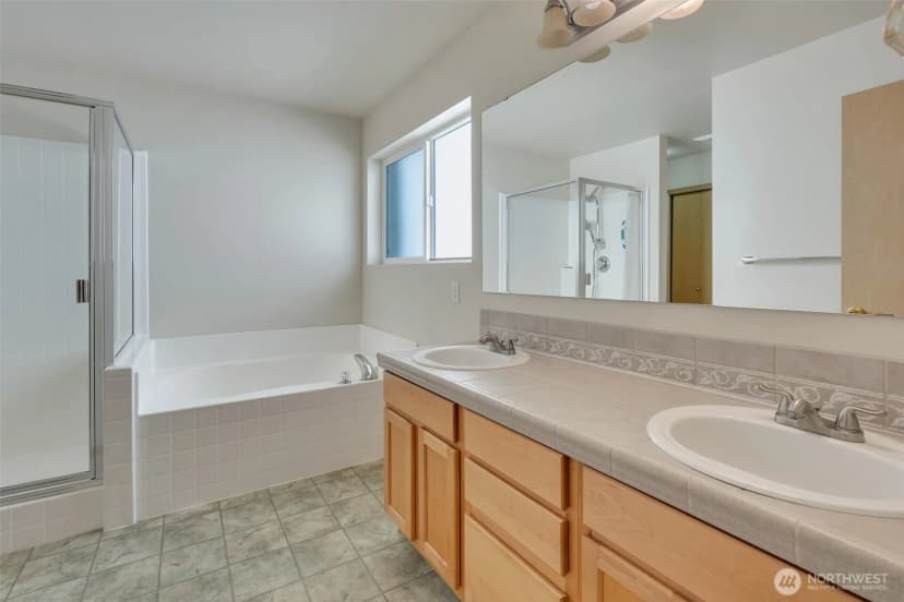 Property photo for 3218 6th Avenue Nw, Olympia photo 10
