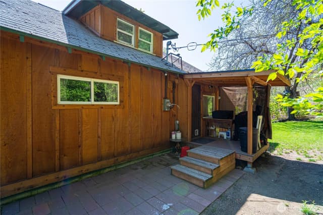Property photo for 2474 Larsen Ln, Entiat photo 3