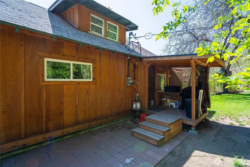 Property photo for 2474 Larsen Ln, Entiat photo 3
