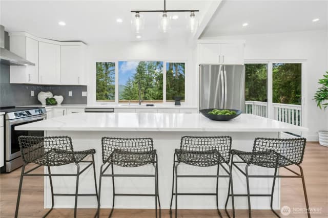 Property photo for 410 Mt. Jupiter Drive Sw, Issaquah photo 5